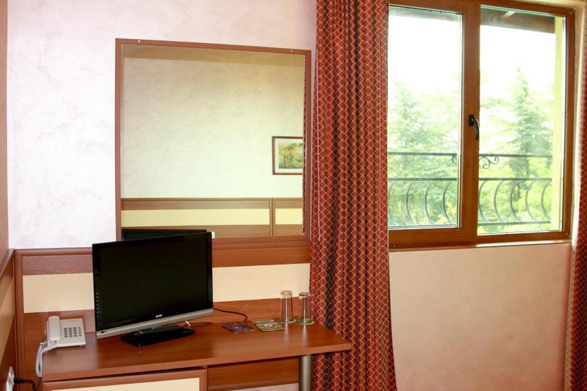 Family Hotel Residence Добрич Екстер'єр фото